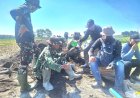 Ngopi di Sawah, Satgas TMMD dan Warga Godo Pererat Kemanunggalan